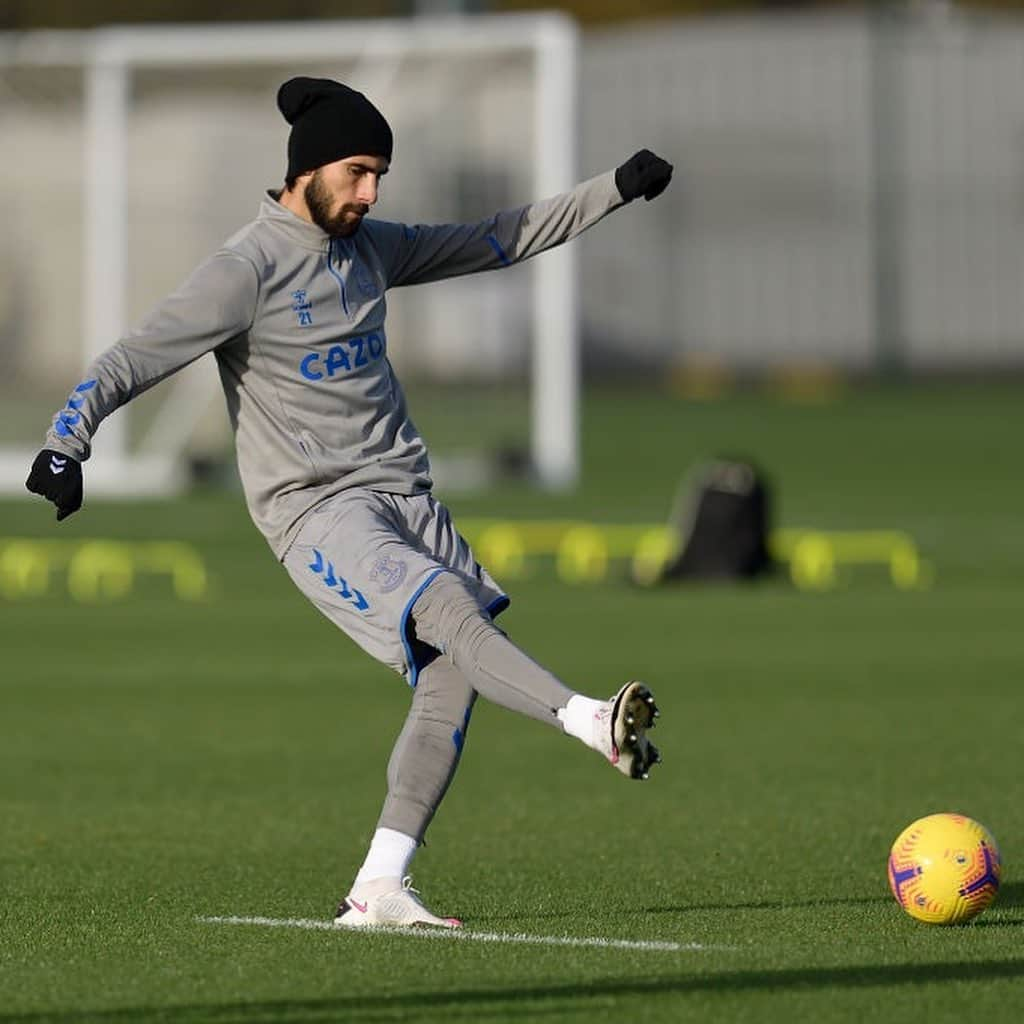 アンドレ・ゴメスさんのインスタグラム写真 - (アンドレ・ゴメスInstagram)「New week, new challenges 👊 @everton」11月25日 2時02分 - aftgomes21