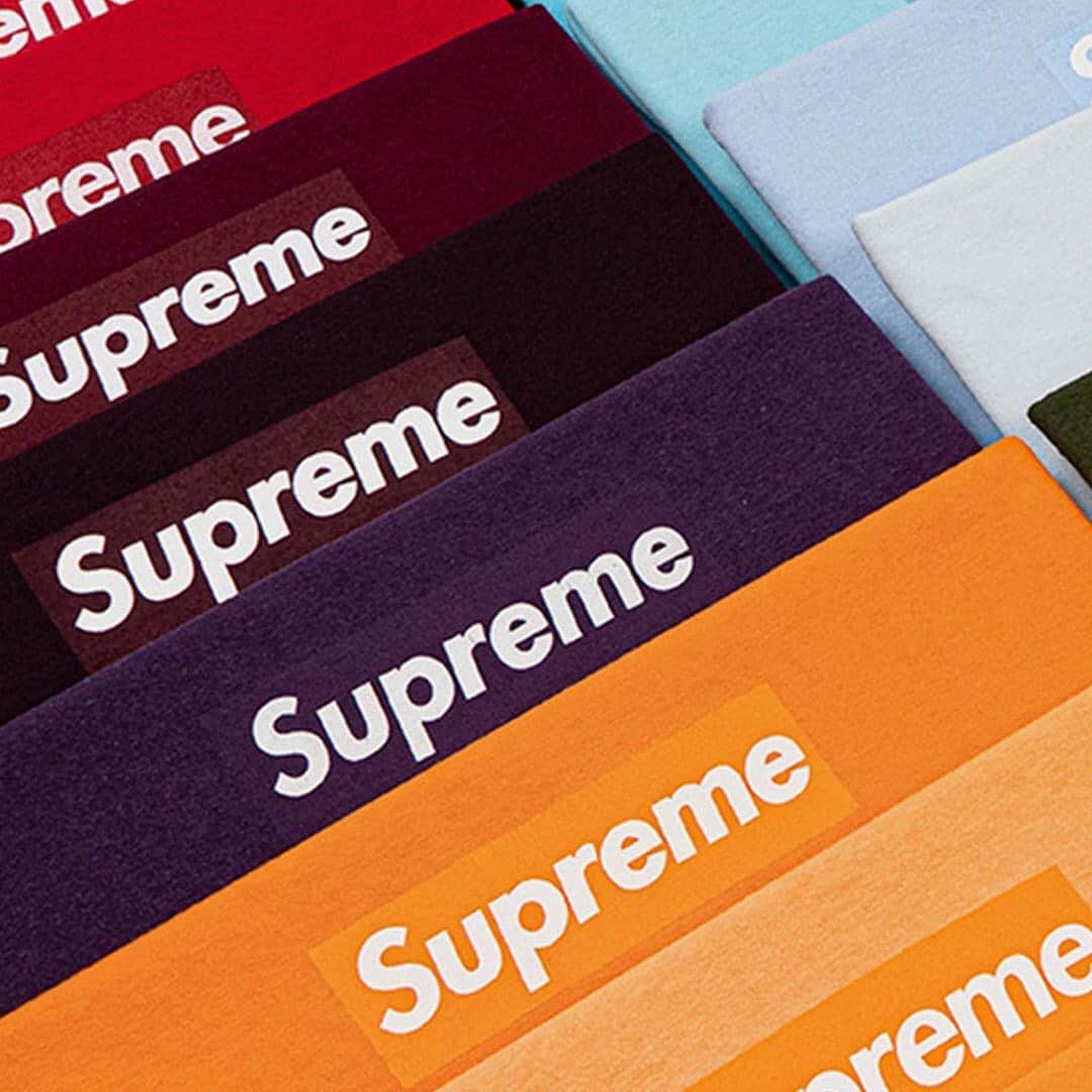 HYPEBEASTさんのインスタグラム写真 - (HYPEBEASTInstagram)「@hypebeaststyle: @christiesinc is set to hold an auction for what is believed to be a collection of every @supremenewyork Box-Logo T-shirt ever produced since the brand's inception in 1994. What seems like an impossible feat, was accomplished by 21-year-old @bybogart who's been an avid collector of the skate label since 2014. According to James Bogart, the most valuable tee amassed, is the WTAPS Box Logo T-shirt from 1999, rumored to be only 30 in existence and being NEIGHBORHOOD blanks which were never released to the public and recently sold for over $35,000 USD. Expected to sell for upwards of $2 million USD, lots from Christie’s “The Behind the Box: 1994-2000” auction, is set to go on exhibition and private sale starting December 1.⁠⠀ Photo: Christie’s」11月25日 2時03分 - hypebeast