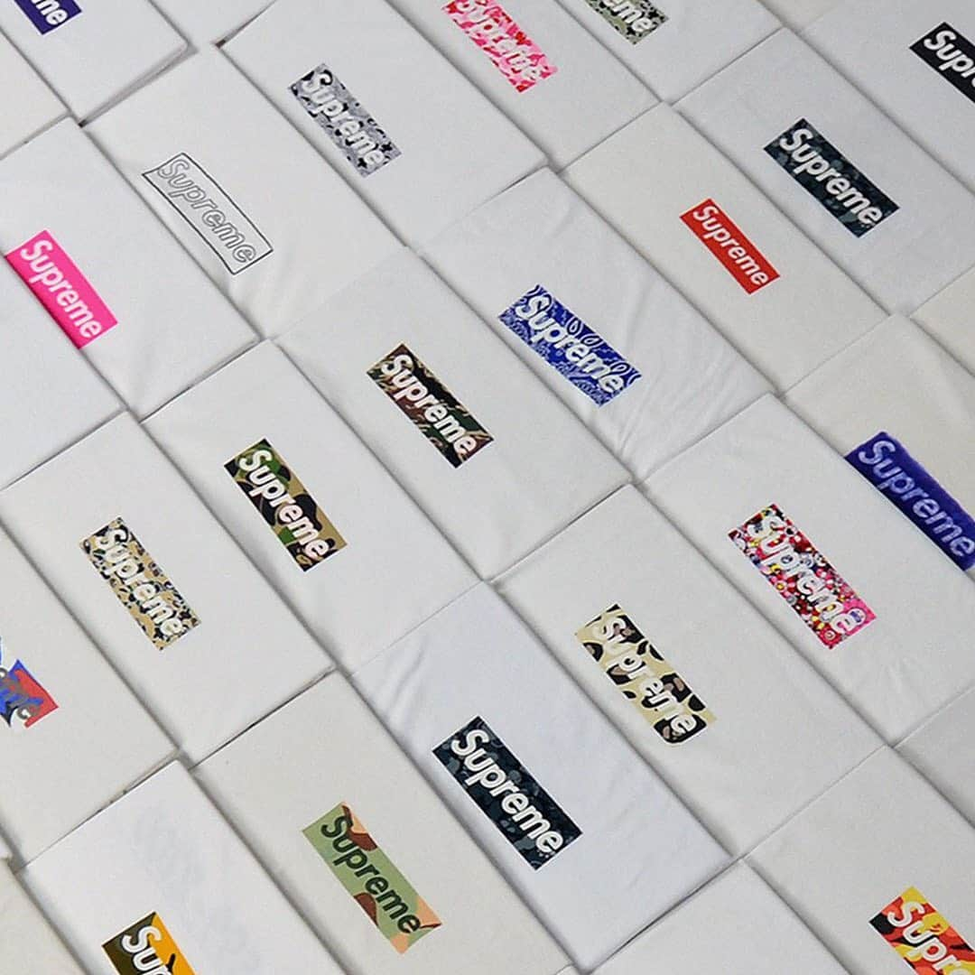 HYPEBEASTさんのインスタグラム写真 - (HYPEBEASTInstagram)「@hypebeaststyle: @christiesinc is set to hold an auction for what is believed to be a collection of every @supremenewyork Box-Logo T-shirt ever produced since the brand's inception in 1994. What seems like an impossible feat, was accomplished by 21-year-old @bybogart who's been an avid collector of the skate label since 2014. According to James Bogart, the most valuable tee amassed, is the WTAPS Box Logo T-shirt from 1999, rumored to be only 30 in existence and being NEIGHBORHOOD blanks which were never released to the public and recently sold for over $35,000 USD. Expected to sell for upwards of $2 million USD, lots from Christie’s “The Behind the Box: 1994-2000” auction, is set to go on exhibition and private sale starting December 1.⁠⠀ Photo: Christie’s」11月25日 2時03分 - hypebeast