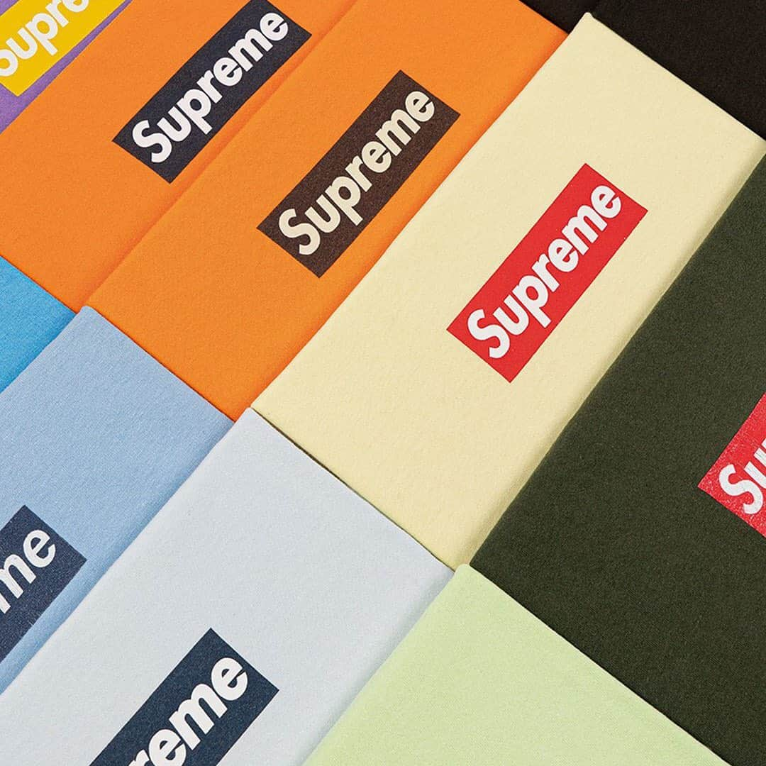 HYPEBEASTさんのインスタグラム写真 - (HYPEBEASTInstagram)「@hypebeaststyle: @christiesinc is set to hold an auction for what is believed to be a collection of every @supremenewyork Box-Logo T-shirt ever produced since the brand's inception in 1994. What seems like an impossible feat, was accomplished by 21-year-old @bybogart who's been an avid collector of the skate label since 2014. According to James Bogart, the most valuable tee amassed, is the WTAPS Box Logo T-shirt from 1999, rumored to be only 30 in existence and being NEIGHBORHOOD blanks which were never released to the public and recently sold for over $35,000 USD. Expected to sell for upwards of $2 million USD, lots from Christie’s “The Behind the Box: 1994-2000” auction, is set to go on exhibition and private sale starting December 1.⁠⠀ Photo: Christie’s」11月25日 2時03分 - hypebeast