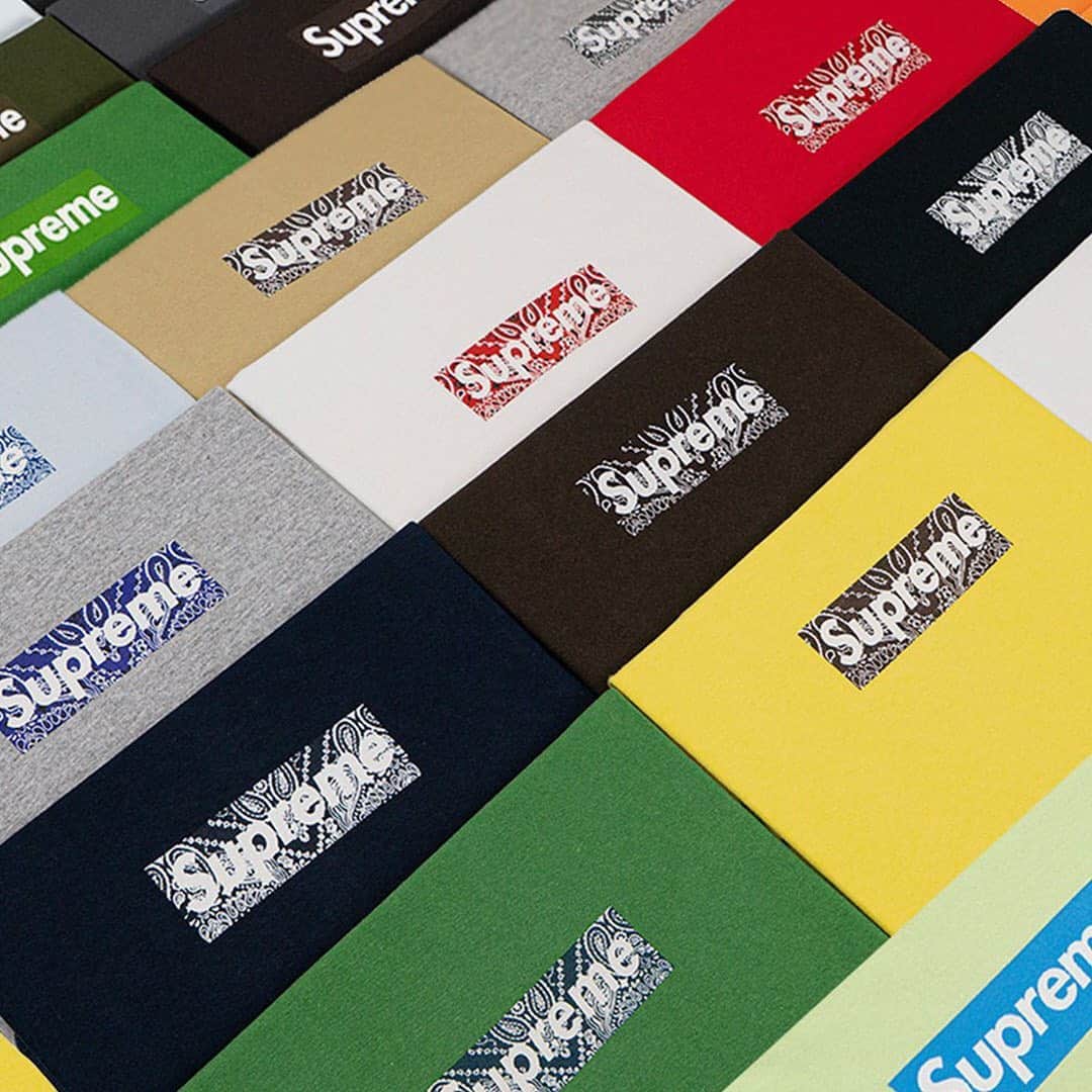 HYPEBEASTさんのインスタグラム写真 - (HYPEBEASTInstagram)「@hypebeaststyle: @christiesinc is set to hold an auction for what is believed to be a collection of every @supremenewyork Box-Logo T-shirt ever produced since the brand's inception in 1994. What seems like an impossible feat, was accomplished by 21-year-old @bybogart who's been an avid collector of the skate label since 2014. According to James Bogart, the most valuable tee amassed, is the WTAPS Box Logo T-shirt from 1999, rumored to be only 30 in existence and being NEIGHBORHOOD blanks which were never released to the public and recently sold for over $35,000 USD. Expected to sell for upwards of $2 million USD, lots from Christie’s “The Behind the Box: 1994-2000” auction, is set to go on exhibition and private sale starting December 1.⁠⠀ Photo: Christie’s」11月25日 2時03分 - hypebeast