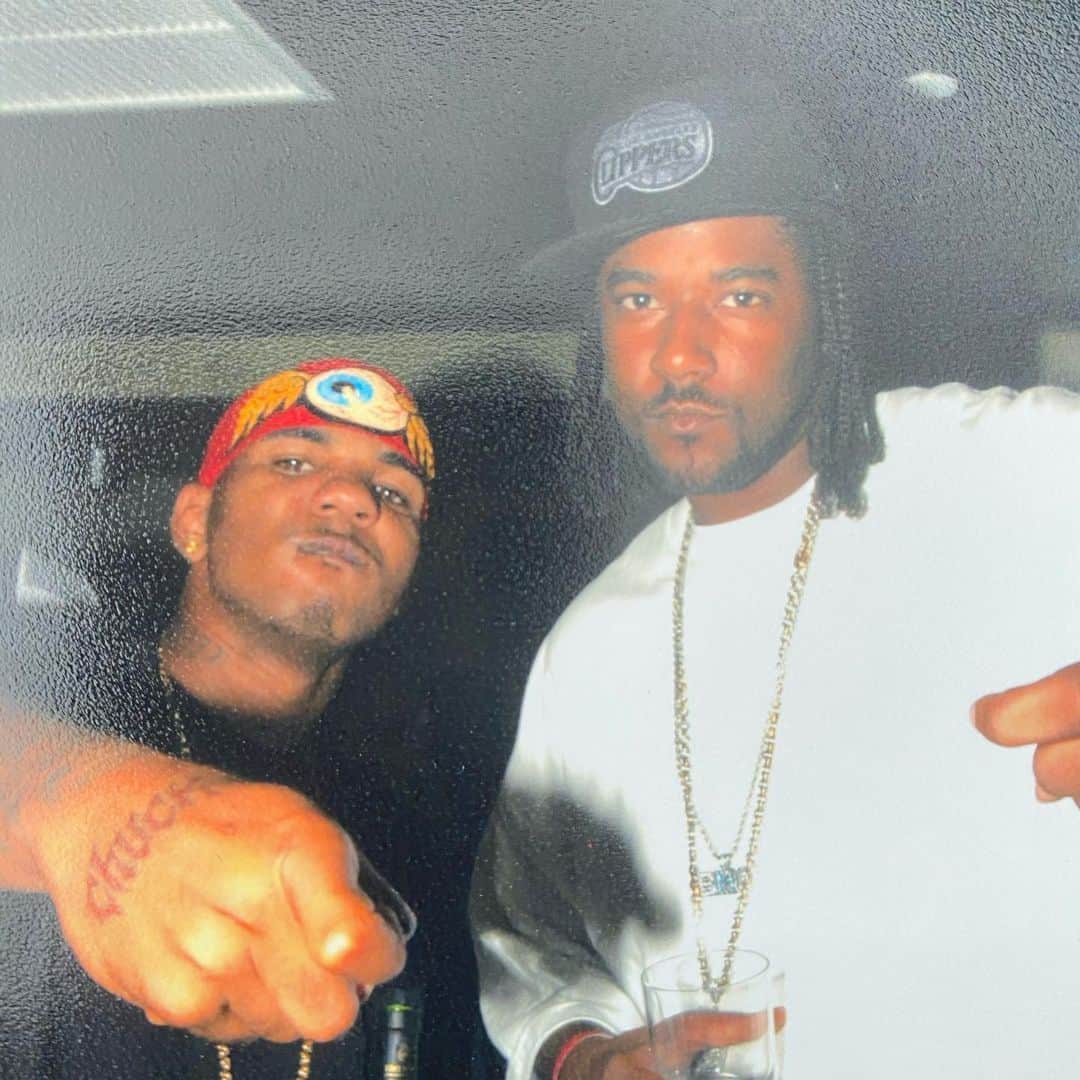 ゲームのインスタグラム：「Niggas 25 years old here..... We go back to 3rd grade wit this shit. @bleudavinci idk how we ain’t dead or doing life....... my solid nigga 4L !!! I can’t remember the name of our 6th grade click but I do remember it was dumb af & we thought we was the hardest niggas on earth, takin fools marbles n stealing out Mrs. White purse 😳🤫🤣🤣🤣#SandBoxGangstas #RNS 💯 #SenorDeLosCielosTequila」