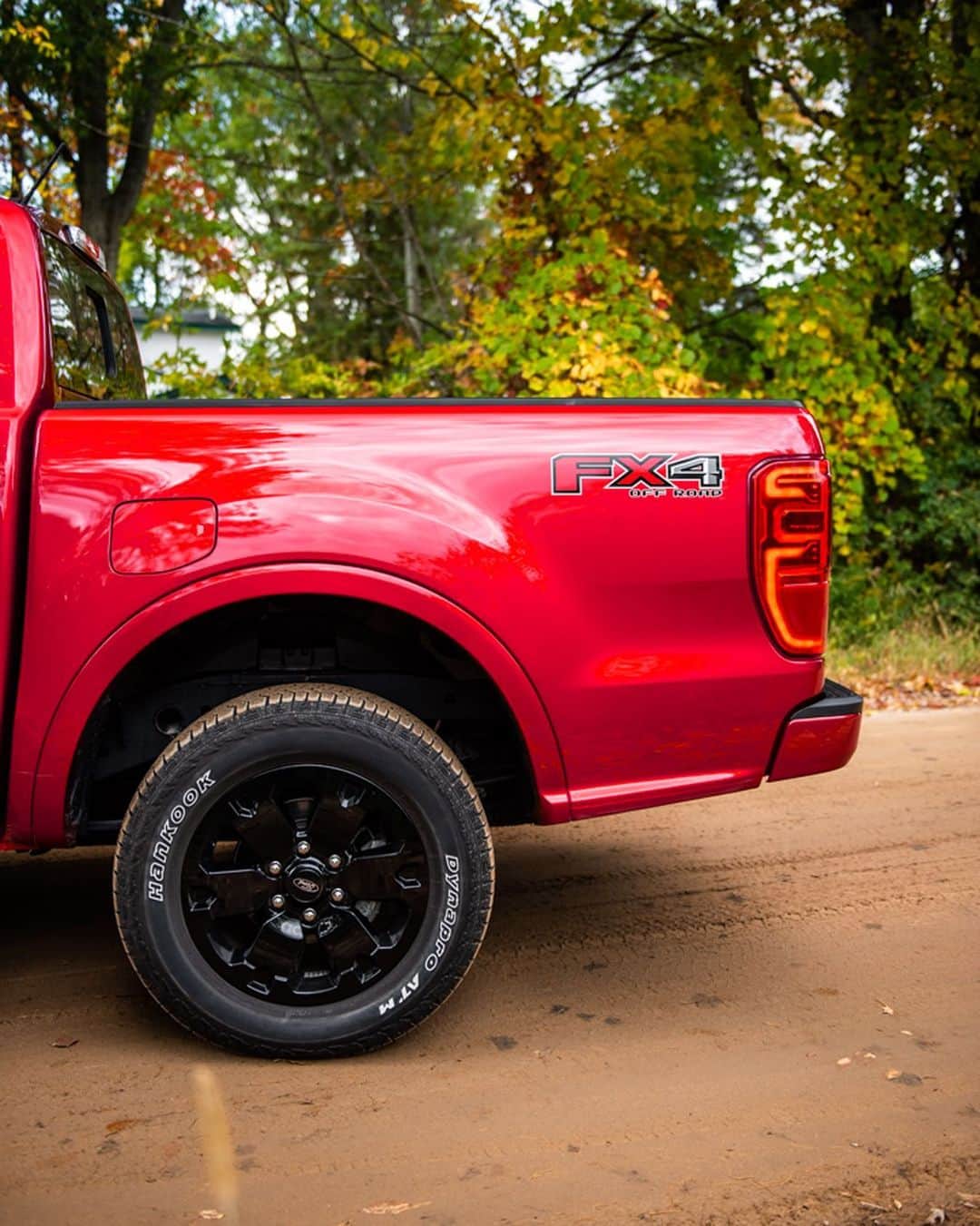 Fordさんのインスタグラム写真 - (FordInstagram)「It’s good to show a little detail. . #Ford #FordTrucks #Ranger #BuiltFordTough」11月25日 2時00分 - ford