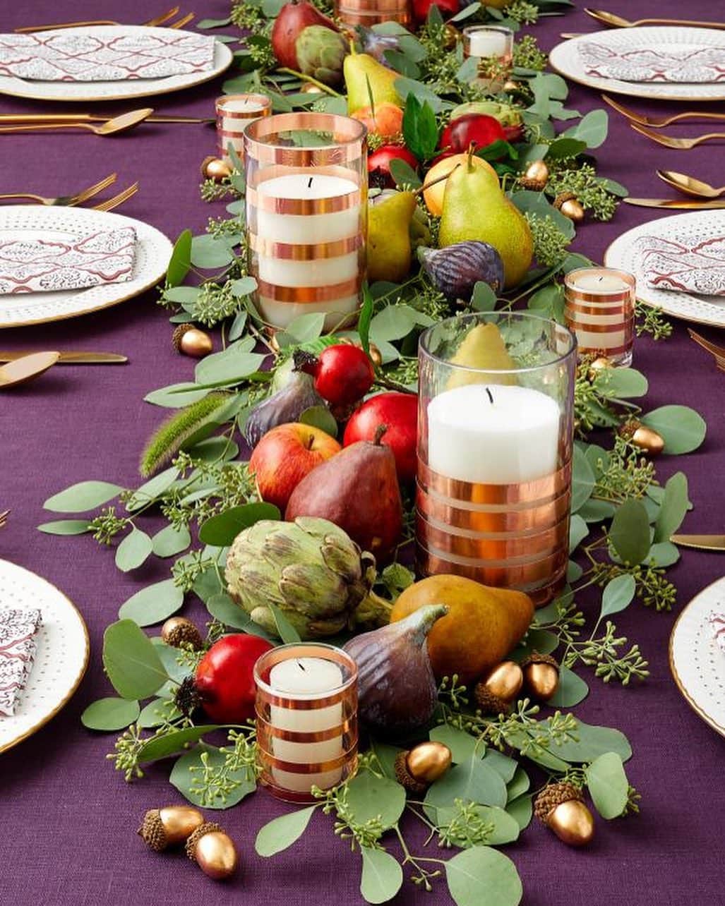 HGTVさんのインスタグラム写真 - (HGTVInstagram)「Whether your taste in centerpieces is traditional or modern, formal or fuss-free, we've got you covered with our DIY ideas for the star of your Thanksgiving table. 🦃 See all 60 of our favorite Thanksgiving centerpiece ideas at the link in our profile. 🔝 🍽⁠⠀ ⁠⠀ #HowToThanksgiving #thanksgiving #DIYthanksgiving #DIYcenterpieces #DIY #centerpieces」11月25日 2時08分 - hgtv