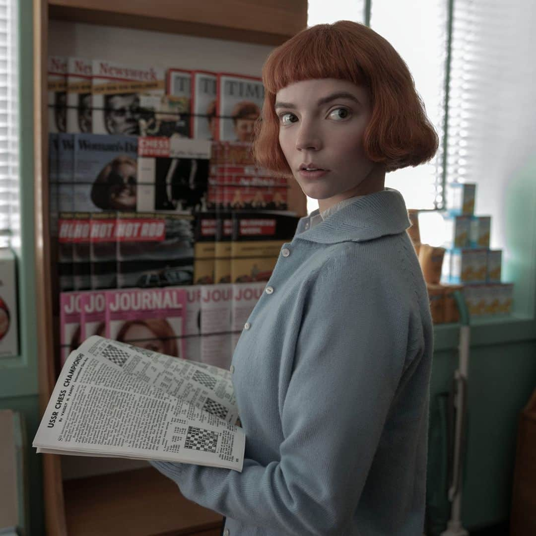 Vogueさんのインスタグラム写真 - (VogueInstagram)「The binge-worthy @Netflix series #TheQueensGambit follows chess prodigy Beth Harmon (played by @anyataylorjoy) as she evolves from an orphan child to headstrong young woman, fighting to be seen in a male-dominated world of chess. And it is the show’s hair and makeup artist Daniel Parker's exquisite yet subtle hair and beauty looks that help narrate this journey.   Tap the link in our bio to catch up with Parker to discuss his process–and why he chose to make The Queen’s Gambit’s Beth a redhead.」11月21日 6時30分 - voguemagazine