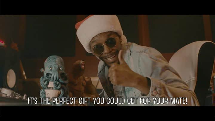 のインスタグラム：「Aye Y’all !! Holy Tony is back with @oldspice gifts #AvailableAtWalmart for the holidays ! 🤪😎🎄 #SponsoredObviously」