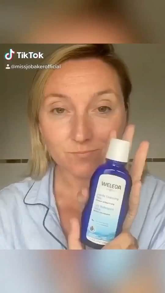 Weledaのインスタグラム：「@missjobaker shares how she mixes and matches her favorite Weleda facial care products to suit her skin's needs! #WeledaSkin」