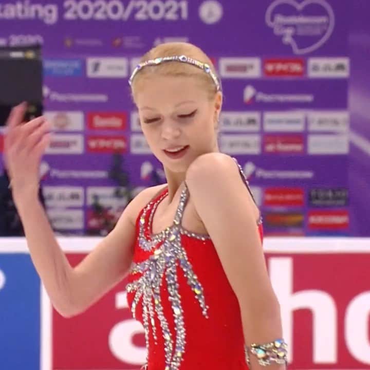アナスタシヤ・ガルスチャンのインスタグラム：「#rostelecomcup2020 Спасибо большое всем за поддержку , мне очень приятно , а тем более когда большинство уже сама знаешь лично с массового катания 🙂⛸ Большое счастье быть здесь и участвовать среди сильнейших. К сожалению , последние две недели наш каток был закрыт на карантин и я вышла в этот понедельник. И я делала все возможное , чтобы хоть как-то подготовится , бегая по всем массовым катаниям на катках и торговых центрах. Меня не надо жалеть или судить , это полностью мой выбор и мои проблемы , просто я люблю фигурное катание и живу им , и надеюсь , однажды , я смогу иметь условия и тренироваться как настоящий спортсмен ♥️ Спасибо ⛸」