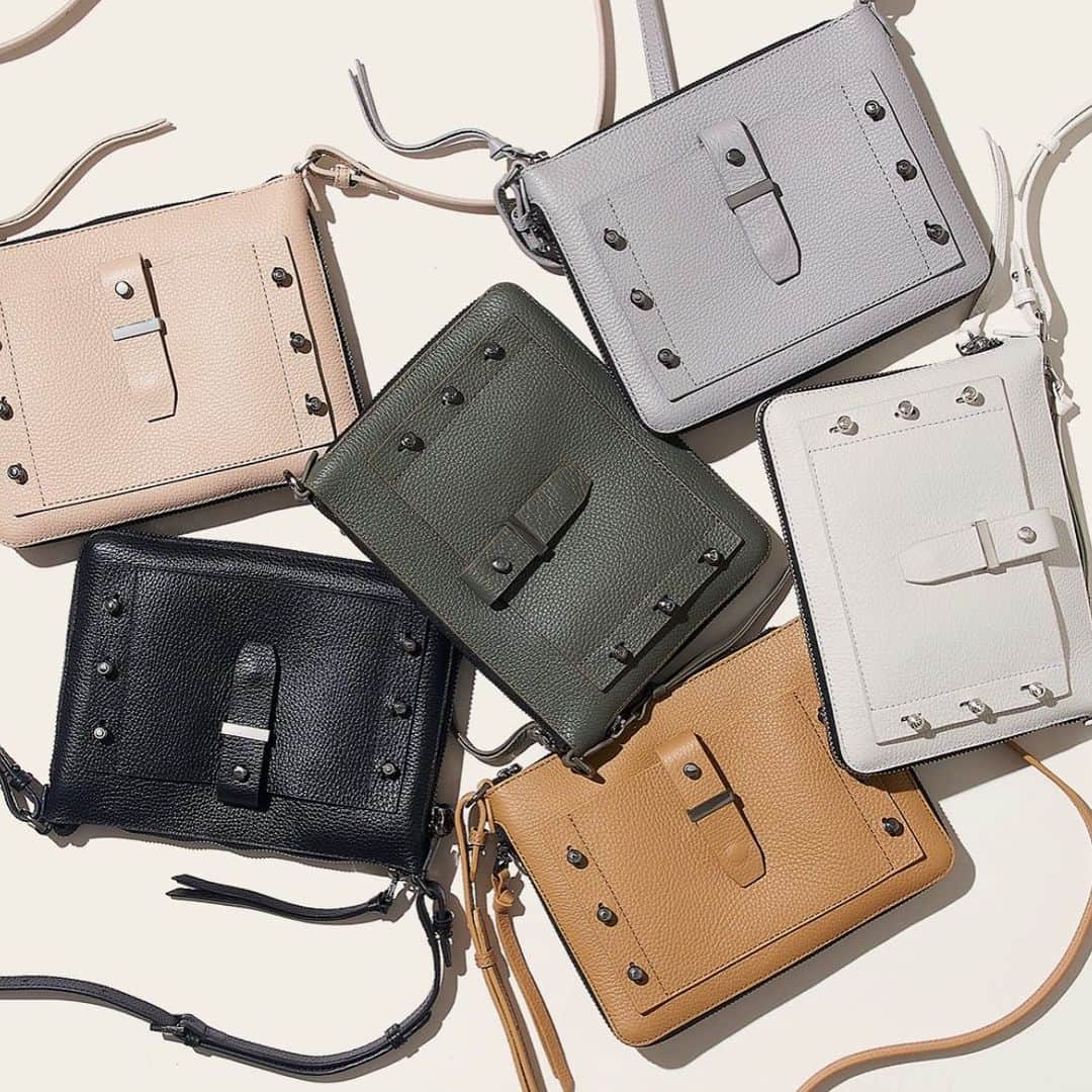 ボトキエのインスタグラム：「The biggest weekend decision: choosing just one Warren • or you could get them all plus 40% off sitewide 🤷🏻‍♀️ just saying. Code: VIP40」