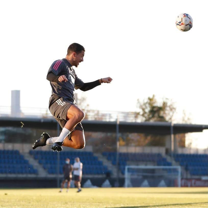 エデン・アザールのインスタグラム：「It’s great to be back #halamadrid #laliga」