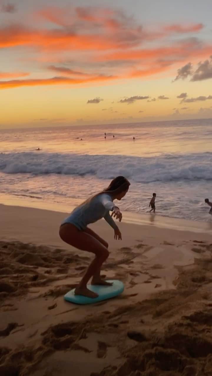 アラナ・ブランチャードのインスタグラム：「My new favorite thing to do🤣」