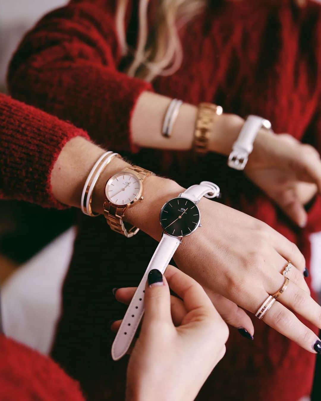 Style Fashion Luxuryのインスタグラム：「BLACK WEEK OFFERS! 50% OFF selected items + 15% EXTRA off with code  STYLEBOOK  on Danielwellington.com  @danielwellington」