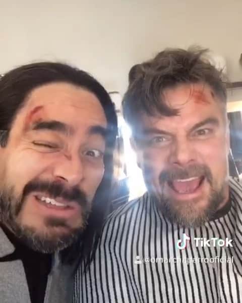 ジョシュ・デュアメルのインスタグラム：「Serious actors hard at work.」