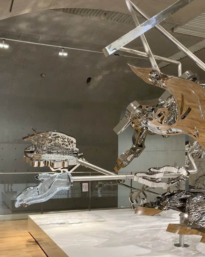松山智一のインスタグラム：「“ Nirvana Tropicana” a new stainless steel sculpture  新作ステンレス製彫刻作品」