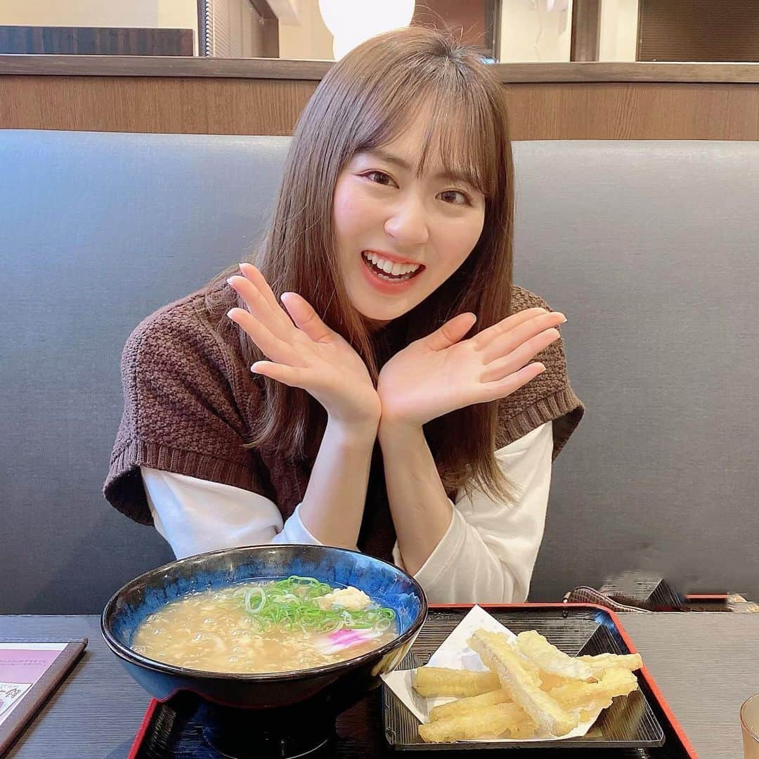 坂口理子さんのインスタグラム写真 - (坂口理子Instagram)「資さんうどん🍴😋 予防接種を受けた帰りに一緒に受けていた小田ちゃんとさやまると3人で🥰ぺろりと完食でした！ #資さんうどん #すけさんうどん #うどん #福岡名物 #福岡グルメ #あんかけうどん #ごぼてん  #ごちそうさまでした」11月20日 21時32分 - ricopi__hkt48