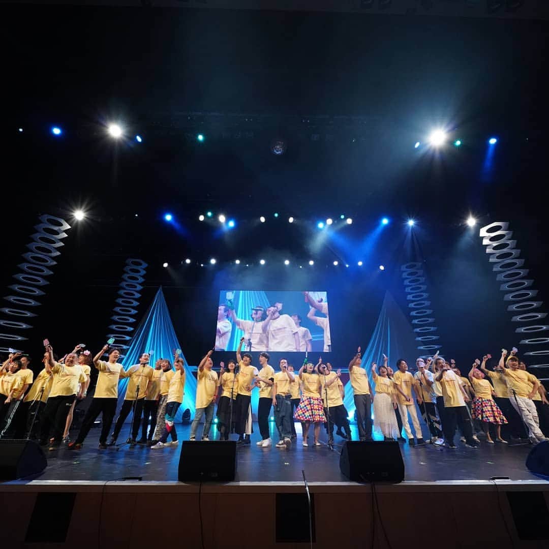 吉本坂46のインスタグラム：「#吉本坂46 🌈2nd Anniversary Live✨🎤  チケット販売開始!!!  🎫先行受付🎫 11/20(金)21:30～11/26(木)11:00 ※当初二回公演の予定でしたが 一回公演に変更させていただきます  会場の方、配信をご覧になる方 すべての皆様と楽しい楽しい時間を過ごせるように準備しております！  どうぞよろしくお願いいたします🙇✨ http://yoshimotozaka46.com/news/?id=230」