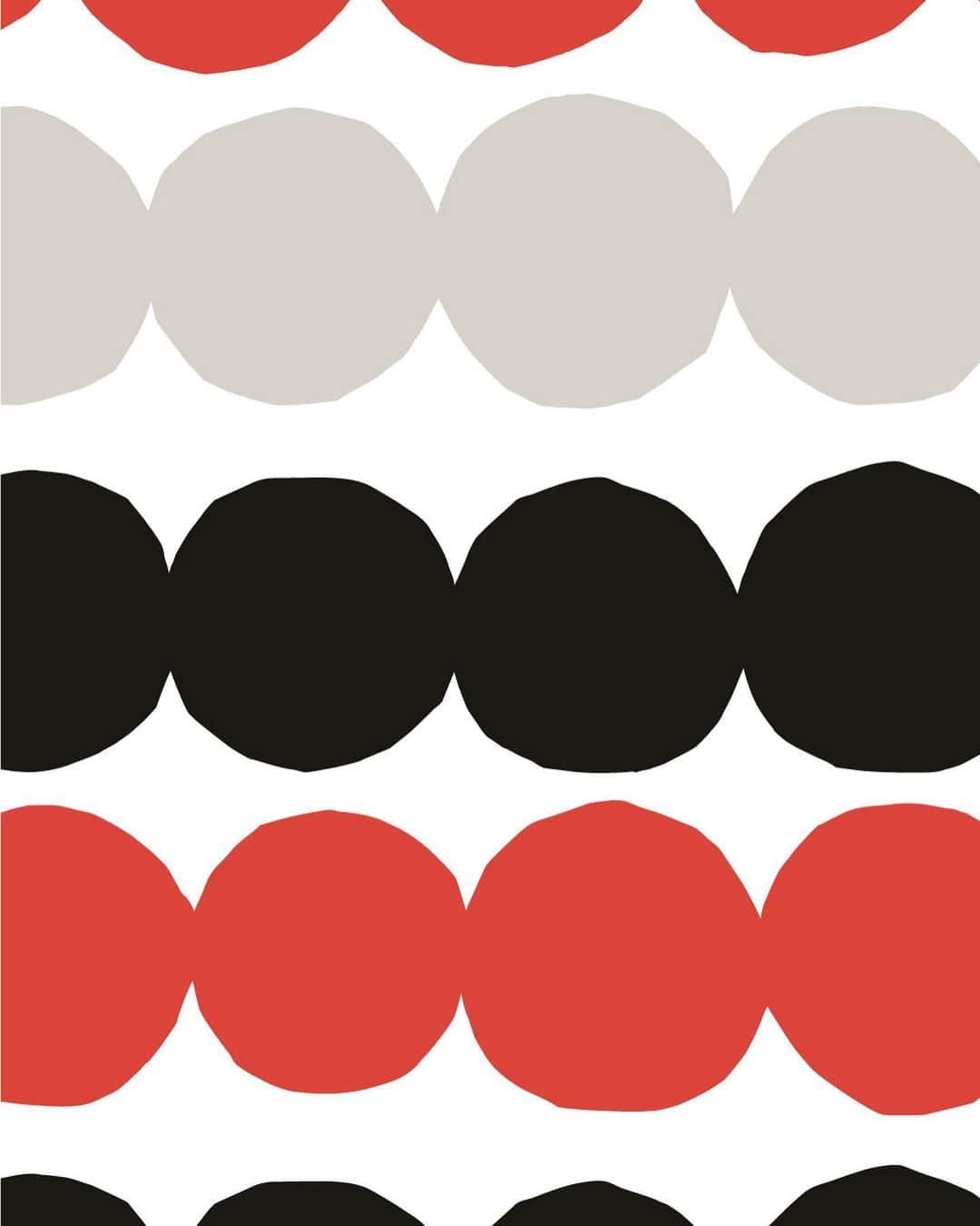 マリメッコのインスタグラム：「Online exclusive: The Red Edition is here! Which one is your choice: Räsymatto or Unikko?  ⠀⠀⠀⠀⠀⠀⠀⠀⠀ The Red Edition features relaxed pieces in two iconic Marimekko prints, the 1964 Unikko (poppy) and the 2009 Räsymatto (rag rug), designed by the two famous Maijas from our creative community – Isola and Louekari. Explore the collection at marimekko.com. #marimekko」