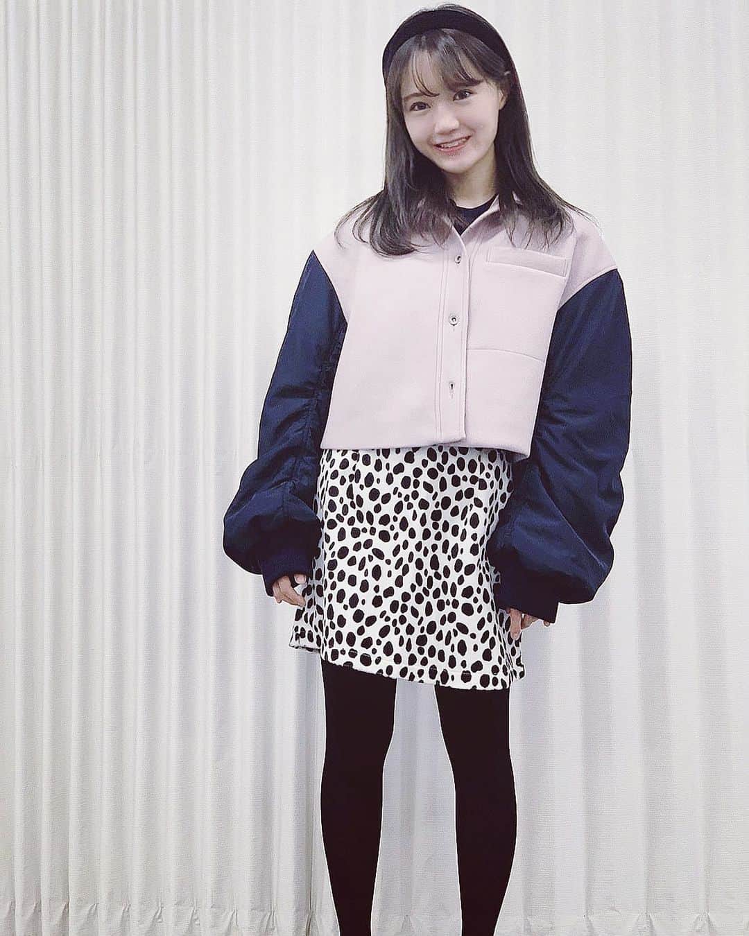 尾崎由香のインスタグラム：「#今日のゆか服　  久しぶりのミニスカートの日😊♪  #アウター　→ #furfur #スカート　→ #nadia  #コーディネート　#コーデ　#ファッション　#秋冬コーデ #ミニスカート #低身長コーデ　#150cmコーデ  #おしゃれさんと繋がりたい」