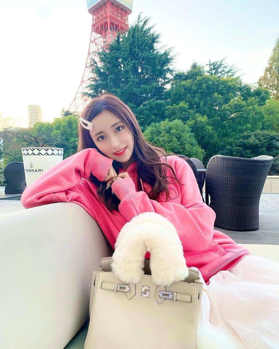 伴かなみのグルメインスタ