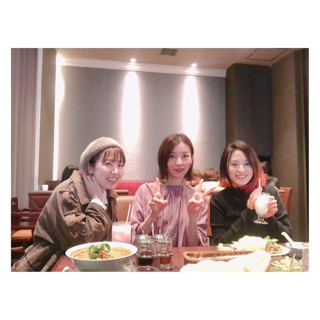 megumi matsuoさんのインスタグラム写真 - (megumi matsuoInstagram)「🅷🅴🅻🅻🅾︎ 3ヶ月ぶりの2人と 主婦の友社で座談会  久しぶりの編集部の方々と 座談会な空気も何だか懐かしかった！ そして この2人との会話がホント尽きなかった♫  あとで気づいたけど…ハナの髪型が魘夢w  #座談会#3児ママ#ママ#ママライフ#ママランチ#アラフォーママ#ママコーデ#魘夢#目黒ランチ」11月20日 21時57分 - sara_mira_