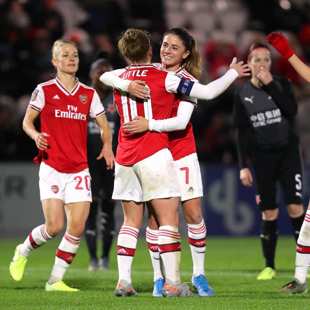 Arsenal Ladiesさんのインスタグラム写真 - (Arsenal LadiesInstagram)「Daan loves a cele with her teammates! 🤣 @daniellevddonk 🤗」11月20日 21時58分 - arsenalwfc