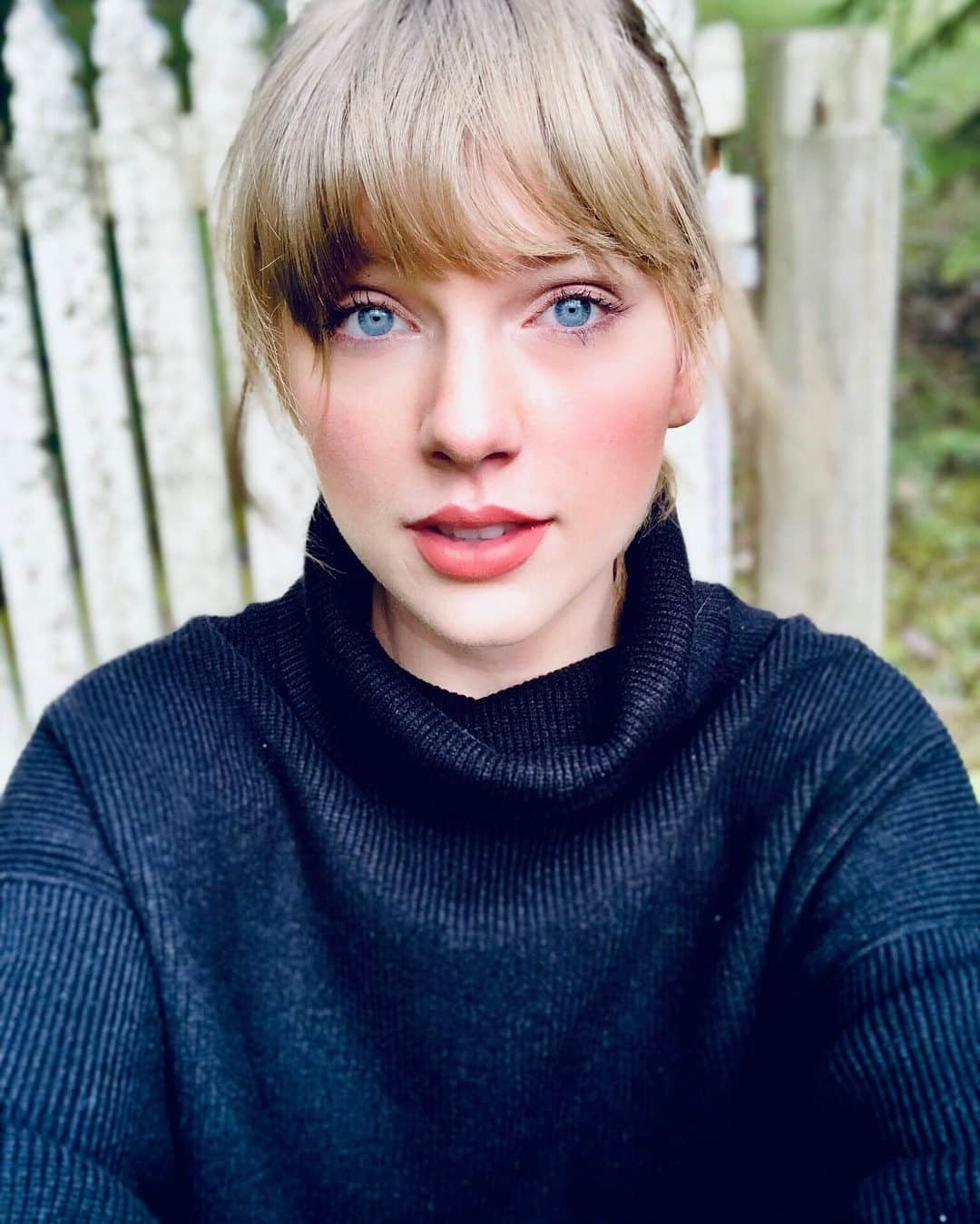 E! Onlineさんのインスタグラム写真 - (E! OnlineInstagram)「If you forgot that the battle for Taylor Swift's music existed, this week's $300M sale of her record-breaking album catalog was a harsh reminder. Head to the link in our bio for what she's fighting for and why. (📷: Instagram)」11月20日 22時01分 - enews