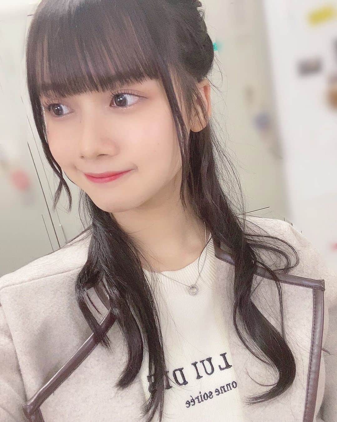 のインスタグラム：「・ ・ ・ ⛄️❄️ ・ ・ もうちょっとで冬だーーー☺️ ・ #whoswhochico #redyazel」