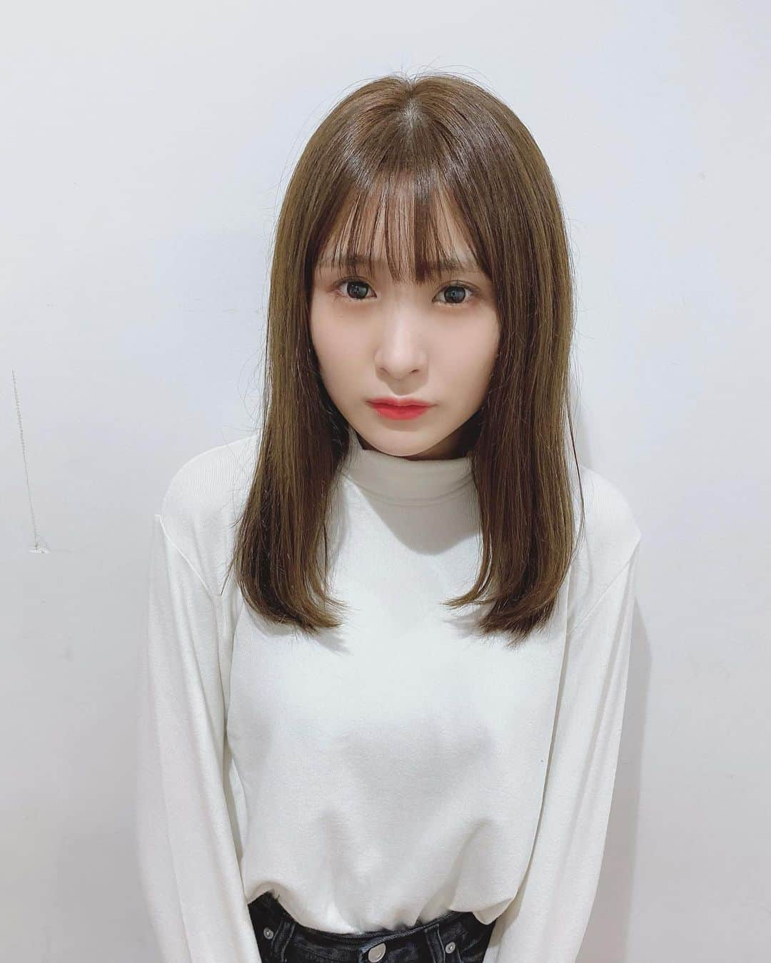 川崎優菜さんのインスタグラム写真 - (川崎優菜Instagram)「...  new hair♡  カラーと 毛先整えてもらいました！😆  @takahiro_numa  ありがとうございました🥺！  #川崎優菜 #東京 #japan #cute  #hair #hairstyle  #fashion  #haircut  #haircolor  #ブリーチなし# ヘアスタイル #カラー　#アッシュ #instagood  #instagram」11月20日 22時04分 - yuna.kawasaki.29