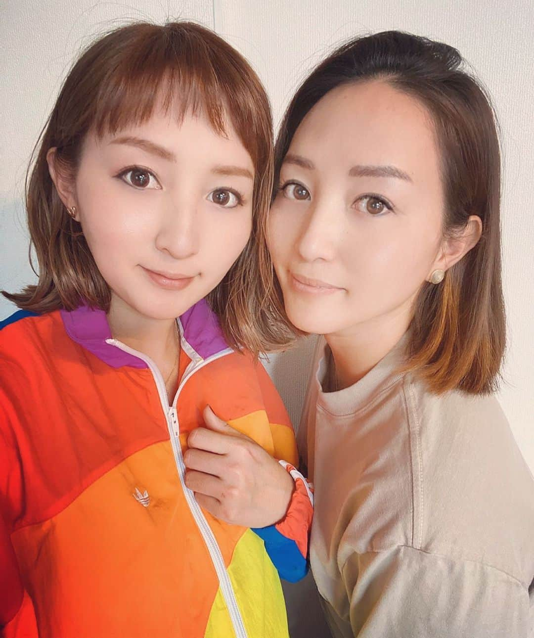 木村真野のインスタグラム：「@adidastokyo  @adidas  @lovecurl.sancha  @lovecurl.eyelash  #adidas #adidastokyo #mayasaya #twins #sister #木村姉妹　#まやさや　#アディダス　#adidastwins #thankyou #lovecurl  #eyelash #まつげえくすて #ラブカール」