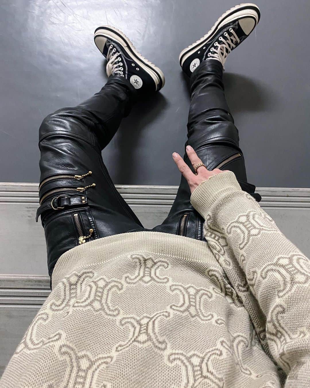 DJ FUMIのインスタグラム：「90'sのCELINE  一歩間違えるとおじファッション  #archivefashion」