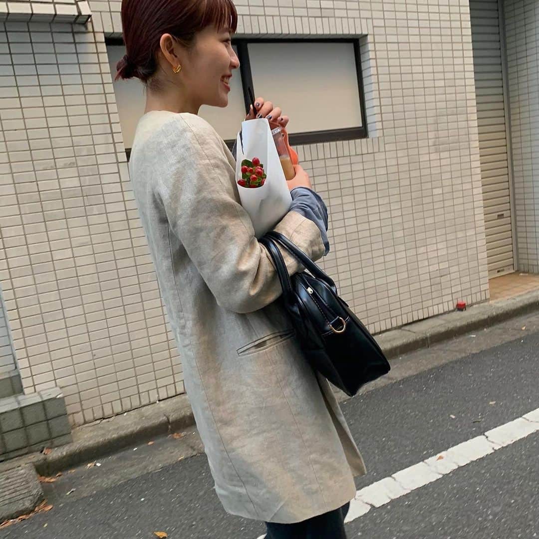 山本 絵里加のインスタグラム：「11月とは思えないあったかさもそろそろ終わってしまうかね〜⛄️お洋服迷う日々笑 #puu_fashion#ootd」