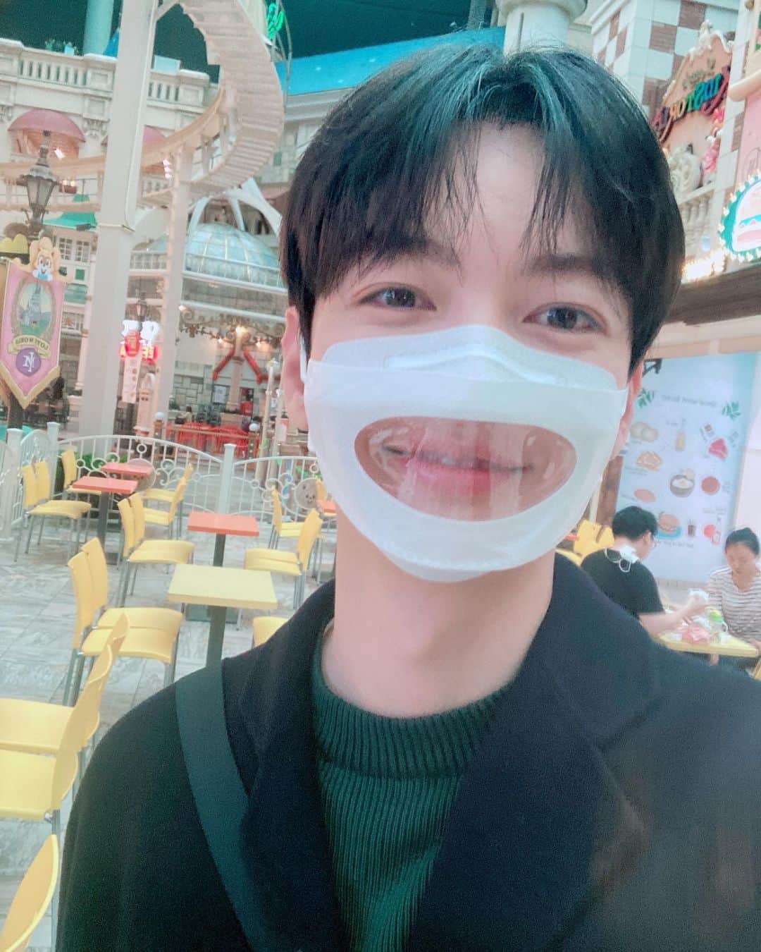 キム・ソヌンのインスタグラム：「안녕하쎄여 관종 아니 핵인싸입니당🤔😘😁」
