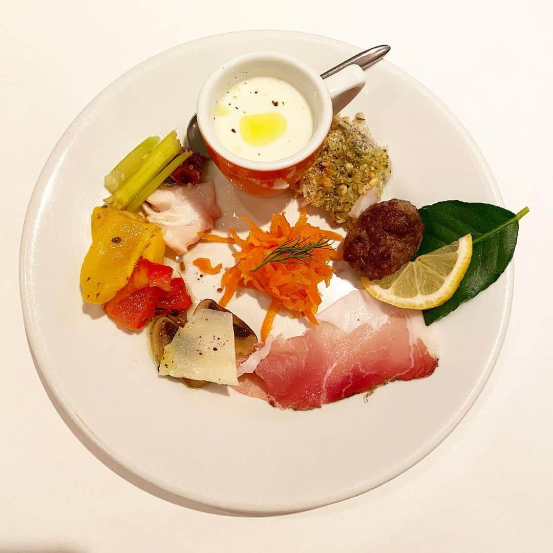 スルスルさんのインスタグラム写真 - (スルスルInstagram)「.  @surusuru_jl  . 食生活を変えずに痩せたい人は、 まずスルスルこうそをお試し下さい❣️ . 毎日の食事だけでは、 酵素は補いきれません😔💦 変わらずに好きなものを食べて、 スルスルこうそを飲むだけで 体質改善になりますよ✨ 本気で痩せたい人は是非お試しを！ . #スルスルこうそ #酵素 #ダイエット」11月20日 22時29分 - bh.collect
