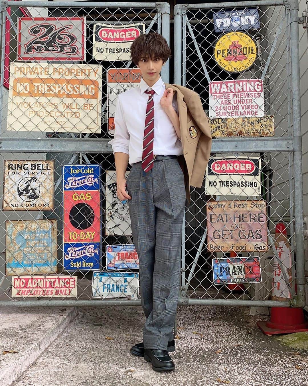 のインスタグラム：「🎡第3弾🎢 #黒髪 #茶髪 #制服 #dk #高校生 #vietnamese #vietnam #followback #instagramers #tweegram #photooftheday  #패션 #메이크업 #뷰티 #20likes #amazing #smile #follow4follow #like4like #look #instalike #igers  #instadaily #instafollow #followme  #instagood #bestoftheday #instacool  #follow #style」