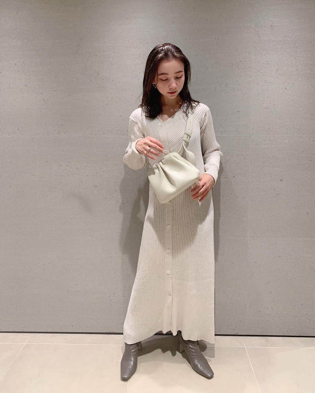 スナイデルさんのインスタグラム写真 スナイデルinstagram Revival 去年大変人気だったワンピースが アップデートされ 渋谷パルコ限定で再登場 アシンメトリーニットワンピース 13 000yen Tax Ivr 渋谷パルコ限定 Brw 渋谷パルコ Style Voice限定 Gry