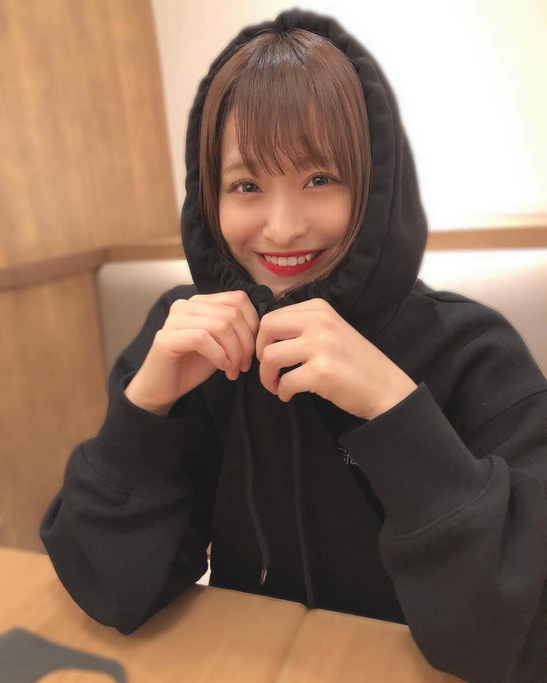 清水里香さんのインスタグラム写真 - (清水里香Instagram)「パーカーすきすきまる🖤﻿ ﻿ ﻿」11月20日 22時43分 - partyyy_chu