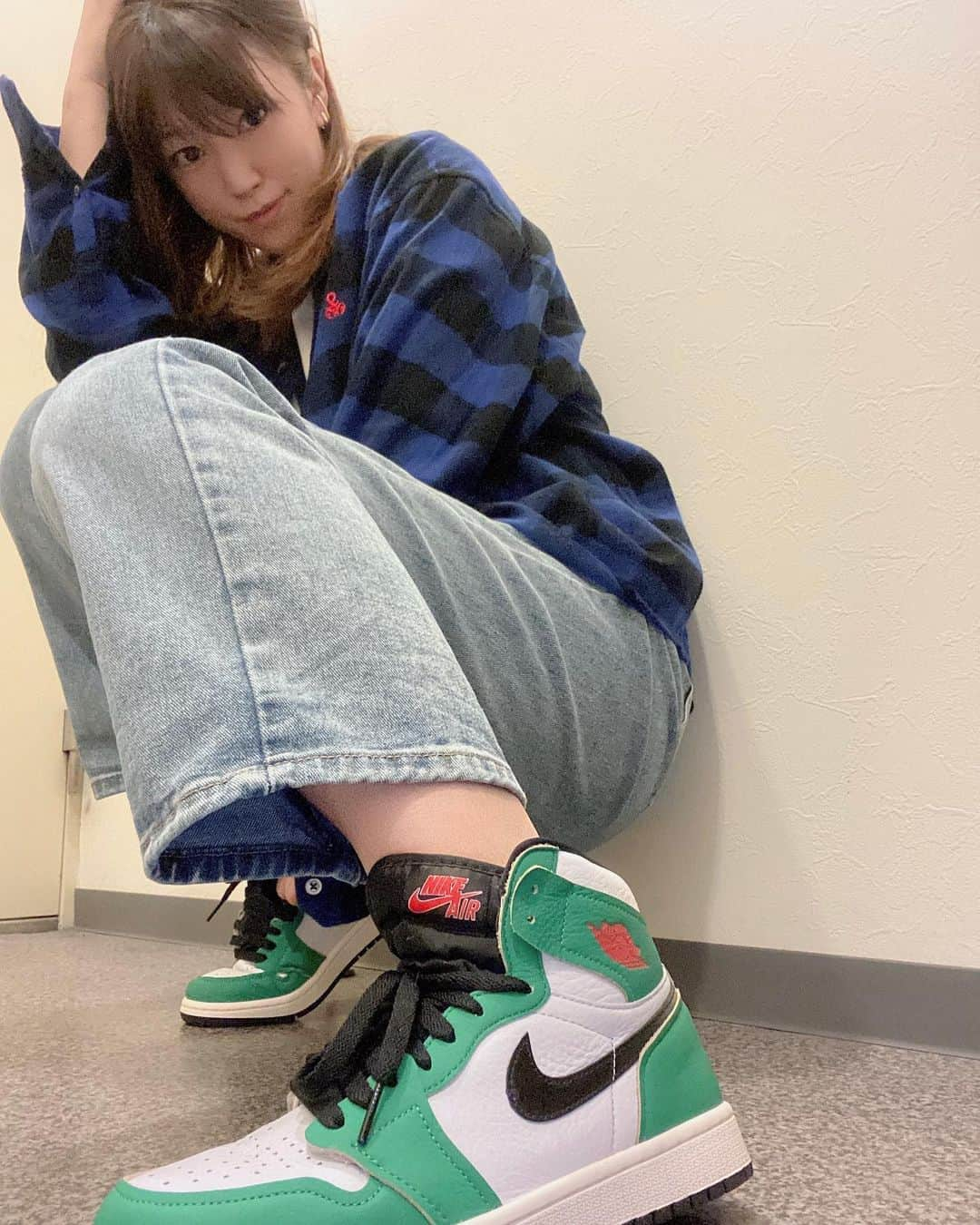 矢代梢さんのインスタグラム写真 - (矢代梢Instagram)「やっぱ可愛い👟💚 最近またスニーカー買いました😅 とまらないスニーカー欲🥺🥺 #スニーカー #NIKE #sneaker #airjordan #ラッキーグリーン #✔︎」11月20日 22時37分 - kozue_yashiro