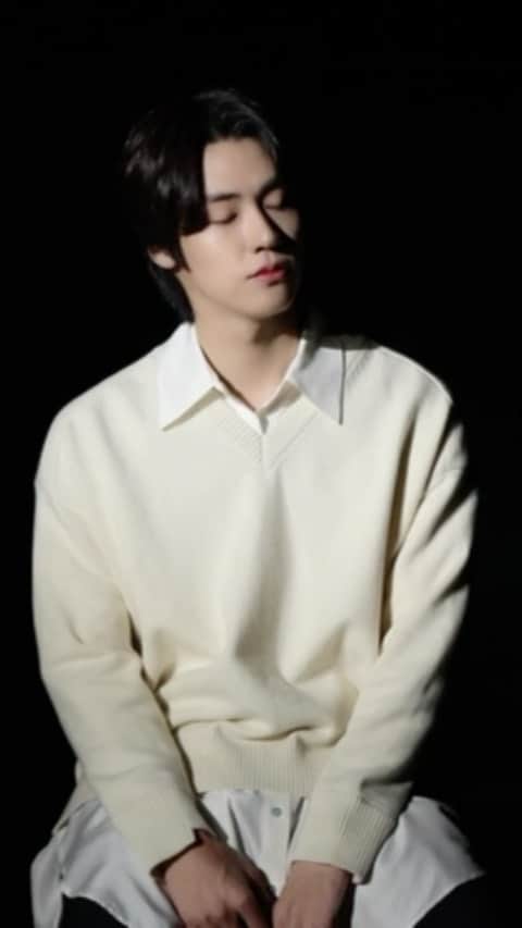 のインスタグラム：「보고싶었던 선배님들의 신곡 커버할수있어서  너무 좋았어요 !! 가사 곱씹으면서 들어보세요 ! 🤘」