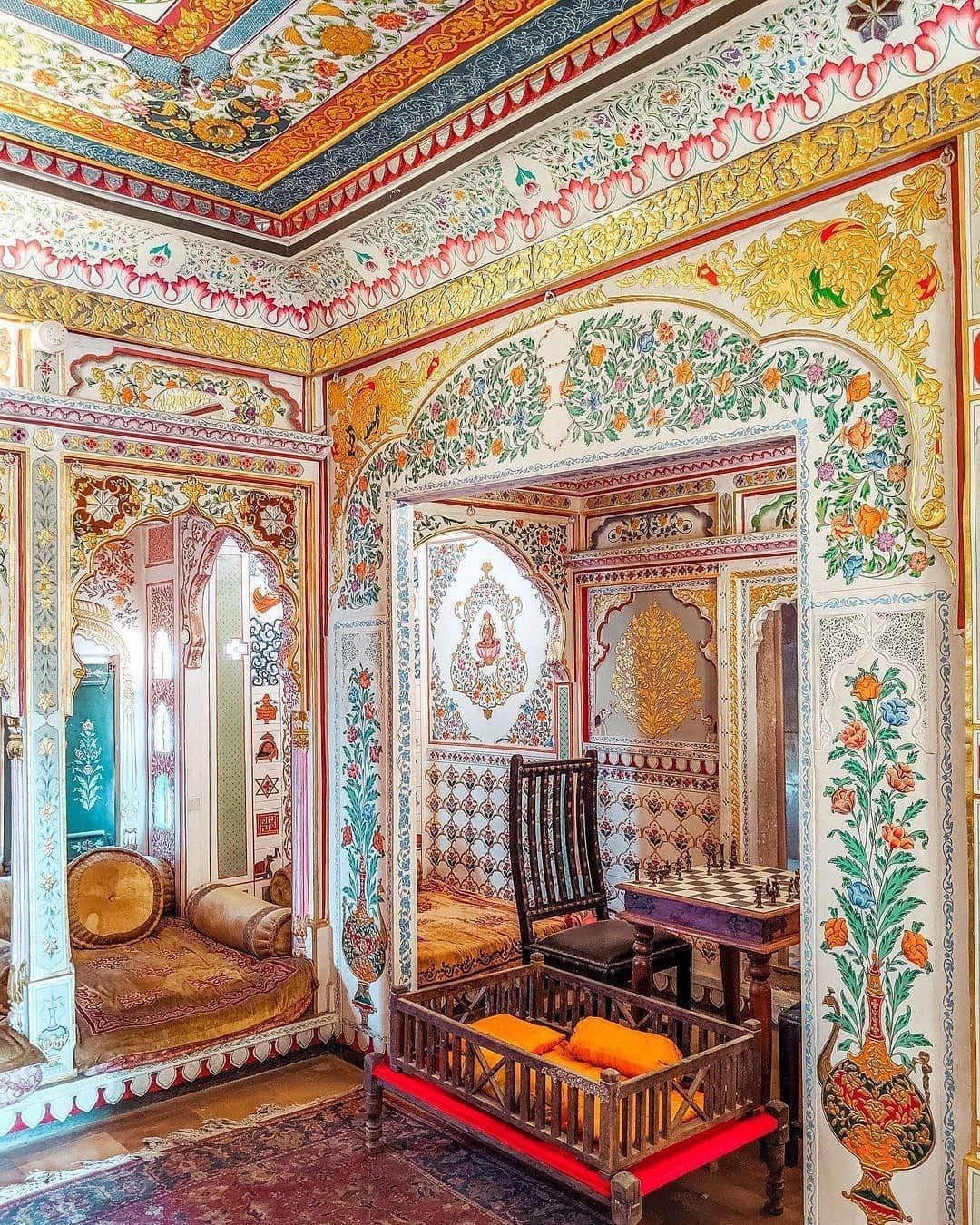 BEAUTIFUL DESTINATIONSさんのインスタグラム写真 - (BEAUTIFUL DESTINATIONSInstagram)「Sliding some color into your feed! 🤩 Check out these vibrant nooks and corners of Rajasthan that can instantly brighten your day. 🇮🇳  From 1-10, which one is your favorite? ✨ 1. Bar Palladio 2. Udaipur City Palace 3. Rajmahal Palace 4. The Patrika Gate 5. Jaisalmer 6. Samode Palace 7. Junagarh Fort 8. Udaipur City Palace 9. Amer Fort 10. Sheesh Mahal  📸 @rosannafalconer 📍 Rajasthan, India」11月20日 23時07分 - beautifuldestinations