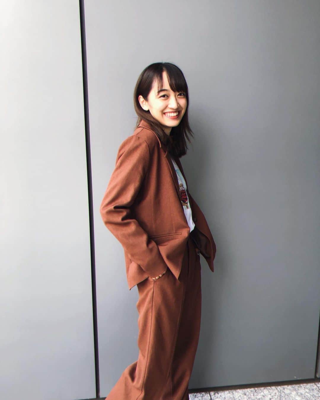 下村実生さんのインスタグラム写真 - (下村実生Instagram)「今日更新のYouTubeで着てた私服！ カッコがつかない私です。笑  前髪の様子おかしいけど載せちゃう〜  #私服　#セットアップ」11月20日 23時12分 - miki_shimomura_