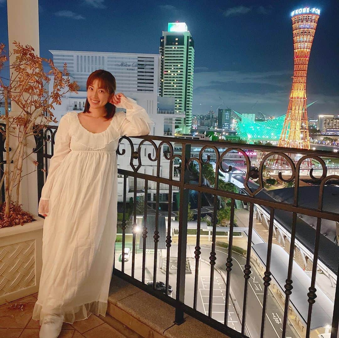 庄司ゆうこさんのインスタグラム写真 - (庄司ゆうこInstagram)「ポートタワーが目の前に見えるラスイートホテルへ❣️ 神戸で1番好きなホテルです✨✨ そしてこのラグジュアリーなホテルにピッタリなネグリジェ持ってきたよ🤗 @tanibosci お友達のあいちゃんのブランド @zalzatokyo で購入したよ❣️ 可愛くてお気に入り過ぎてママにいっぱい撮ってもらった！笑 他にも可愛いネグリジェいっぱいあるから是非見てみてねー^ ^ #ネグリジェ#パジャマ#ポートタワー#神戸#地元#ただいま#夜景#大好きなホテル#gotoキャンペーン」11月21日 0時03分 - yuko.shoji