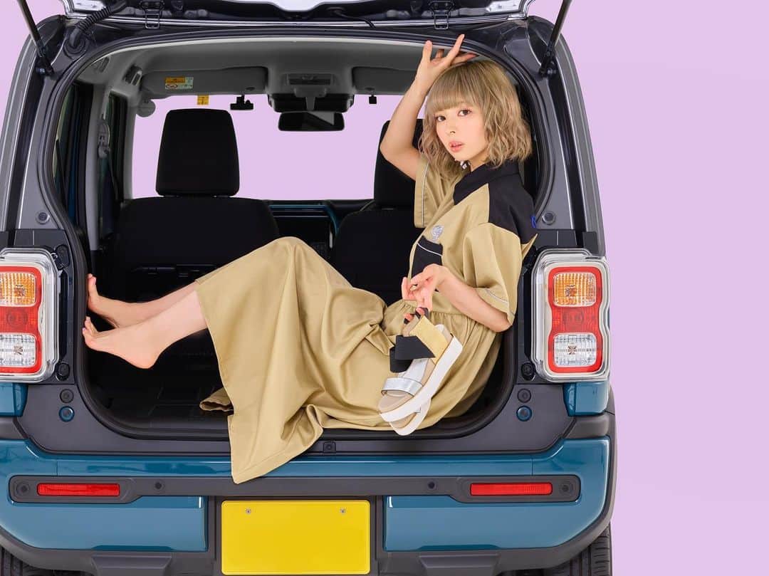 Ryuto Kurokawaのインスタグラム：「【お仕事公開】 カーセンサー「アシに拘る」の企画にて撮影担当してます！  今回は最上もがさん @mogatanpe の登場です！」