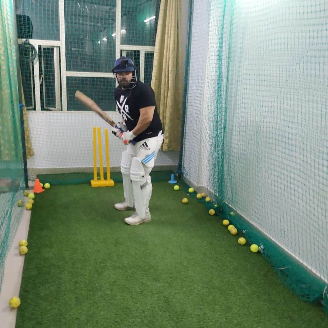 Gaurav Tanejaさんのインスタグラム写真 - (Gaurav TanejaInstagram)「Cricket Net practice ...  . #cricket #FlyingBeast」11月21日 0時17分 - taneja.gaurav