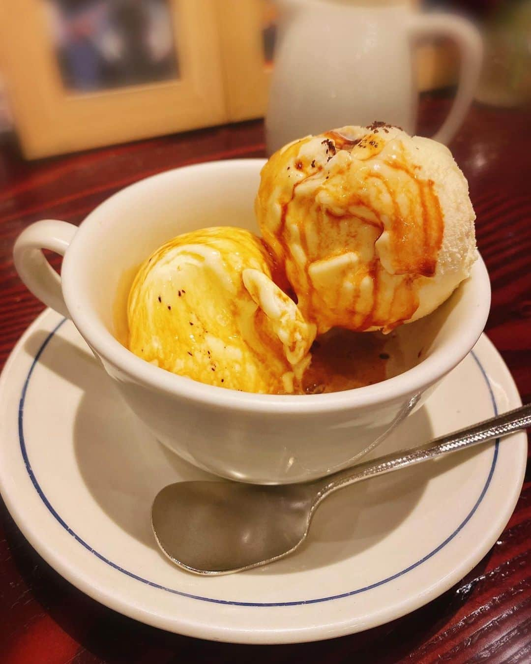 Erenaさんのインスタグラム写真 - (ErenaInstagram)「☕️Afogard🍨 エスプレッソかけたらバニラアイス崩壊💥🤯💥 見るも無惨に崩れさりました🥀🌚🌪  帰りに久々、アフォガード食べたんだけど… とっても美味しかったぁ🥰 . #afogard#coffee#vanillaice#icecream#collapse#betrayal#traitorousquickreturn#determination#tears#grief#theendoftheworld#steeproad#strongwoman#tobereborn#アフォガード#アフォガード好きの人と繋がりたい#コーヒー#バニラアイス」11月21日 0時21分 - o1.erena.1o_