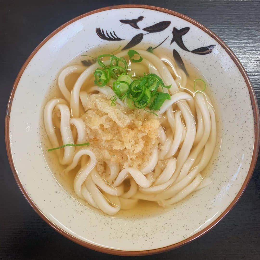 奥村真友里さんのインスタグラム写真 - (奥村真友里Instagram)「讃岐うどん巡りしてきた！  山越うどん がもううどん なかむらうどん 山下うどん  どれも美味しかったー❤️ 山越うどんが1番好きだった！！ そしてかけうどん派です！！！  #讃岐うどん巡り  #うどん#香川#高松 #山下うどん #山越うどん  #がもううどん #なかむらうどん」11月21日 0時25分 - mayuri_okumura