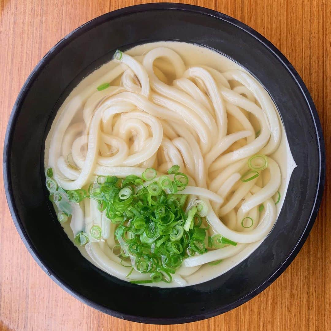 奥村真友里さんのインスタグラム写真 - (奥村真友里Instagram)「讃岐うどん巡りしてきた！  山越うどん がもううどん なかむらうどん 山下うどん  どれも美味しかったー❤️ 山越うどんが1番好きだった！！ そしてかけうどん派です！！！  #讃岐うどん巡り  #うどん#香川#高松 #山下うどん #山越うどん  #がもううどん #なかむらうどん」11月21日 0時25分 - mayuri_okumura