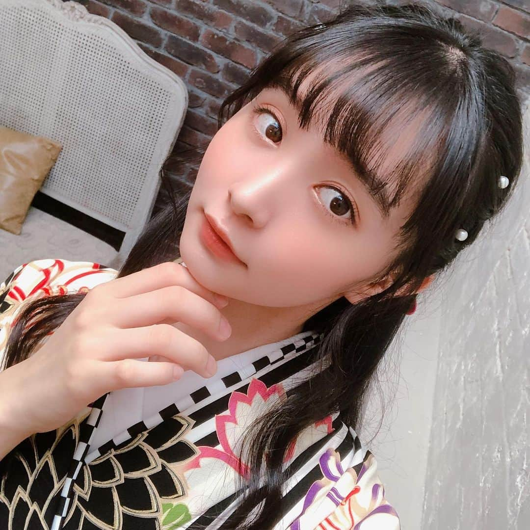 窪田彩乃のインスタグラム：「22歳になりました☺️ まだ大人になりきれてないですが…笑 頑張っていきます🌟  夜告知しますね👀」