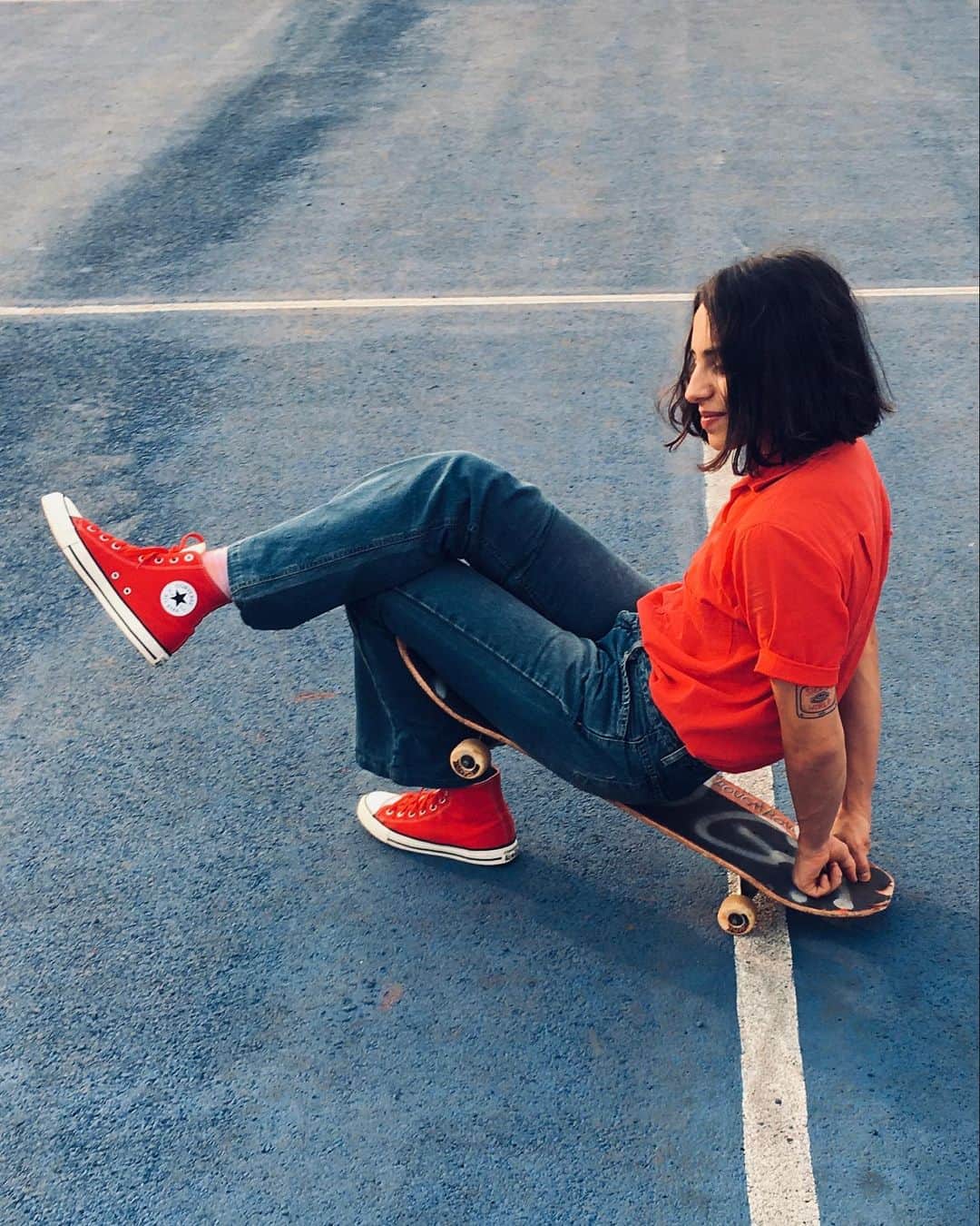converseのインスタグラム：「15 All Stars and 15 all-new and original interpretations of the All Star manifesto—each answering the question: how do you create progress and creativity for your community?⁣ ⁣ Next up, meet Vitória Bortolo, @vitoriabortolo. She’s a skateboarder out of São Paulo, Brazil who rides as part of the Converse Cons Brasil team. Outside of her work on four wheels, Vitória also brings color to the world through her illustration and art.⁣ ⁣ Visit our stories to meet Vitória and see how she articulates her All Star ambition. #ConverseAllStars⁣」