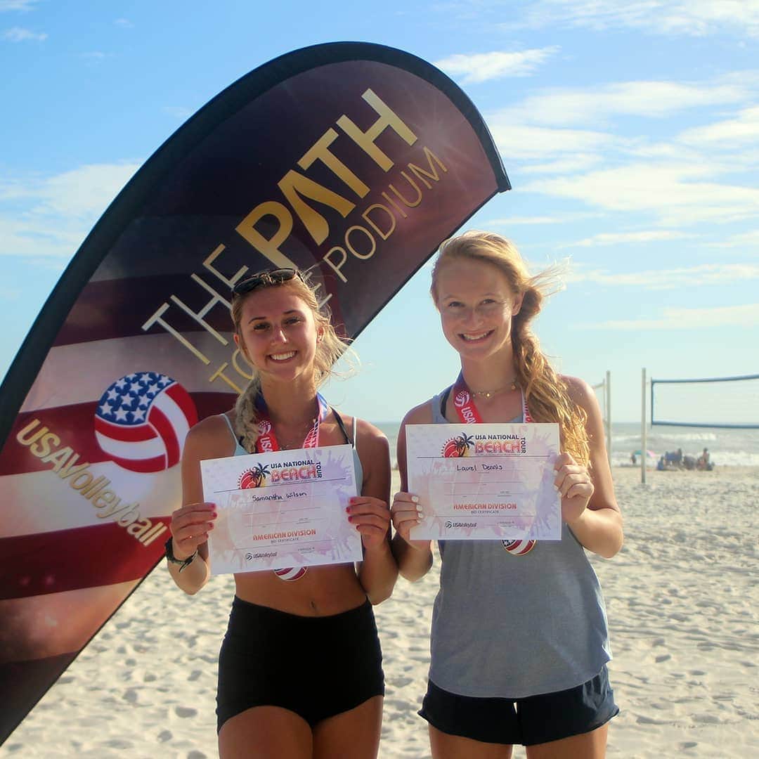 USA Volleyballさんのインスタグラム写真 - (USA VolleyballInstagram)「Excited to see photos from the Gulf Coast Fall Beach Classic BNQ! Medalists qualified for the USA National Beach Tour Junior Championships. ❤⛱🏐  For full results, 🔗 in bio」11月21日 1時12分 - usavolleyball