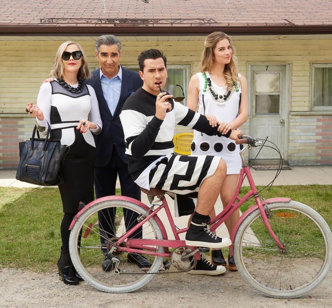 People Magazineさんのインスタグラム写真 - (People MagazineInstagram)「A Schitt's Creek movie *could* be a possibility, says star Dan Levy. 👀 “I don't think there's a single person on our team, cast or crew, that wouldn't want to come back for a movie,” Levy tells PEOPLE for this week’s #SexiestManAlive issue. "If I can come up with an idea that I think builds on what we've already done in a way that feels good and exciting and new and fresh and challenges our actors, then great. I go to sleep willing that idea to come to me.” ❤️ Tap the bio link for more on Levy's Schitt-filled year. 📷: Pop TV」11月21日 1時05分 - people